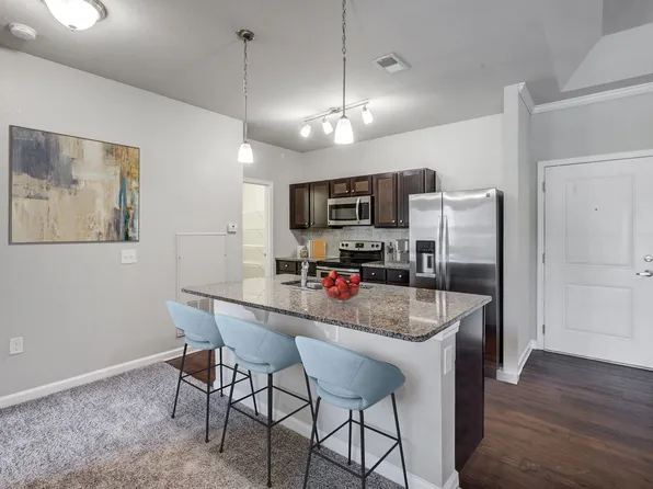 Creekside at Greenlawn Apartment Homes