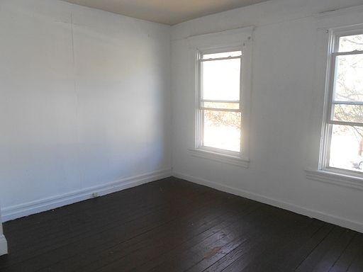5th image of 2210 Edwards Ave #1