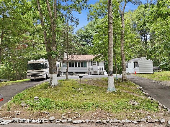 3rd image of 261 Wynding Way