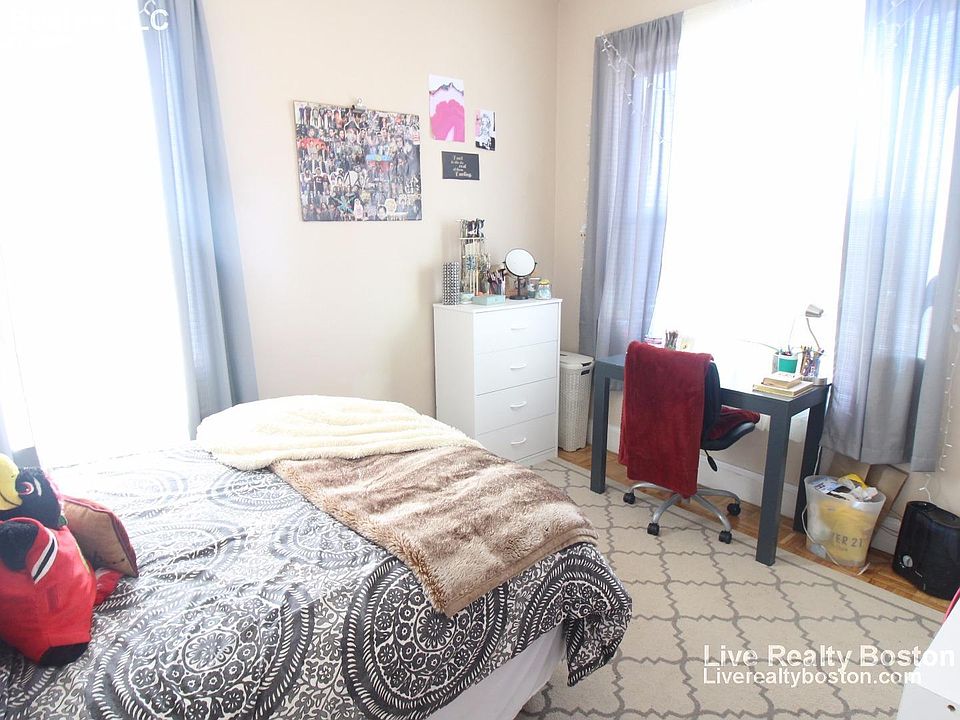 2nd image of 17 Highgate St APT 8A