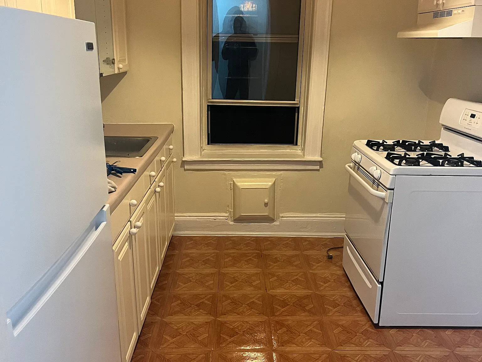 1 bed, 650 sqft, $2,100 — Photo 3