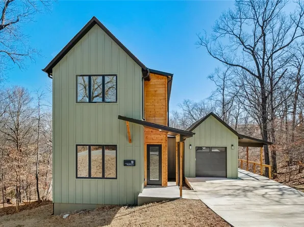 10 Reading Ln, Bella Vista, AR 72714
