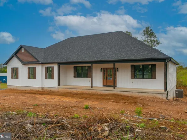 12324 Apple Harvest Dr, Martinsburg, WV 25403