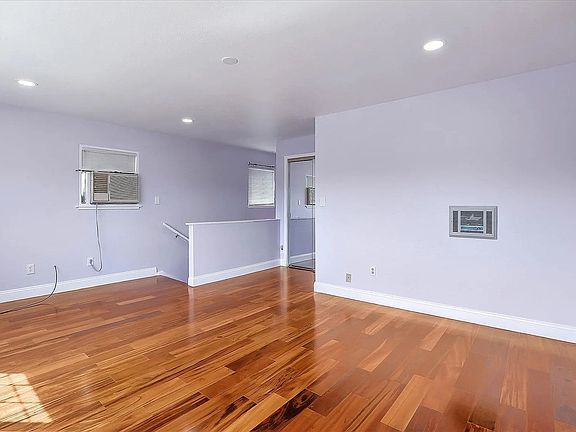 3rd image of 366 Sloat Ct