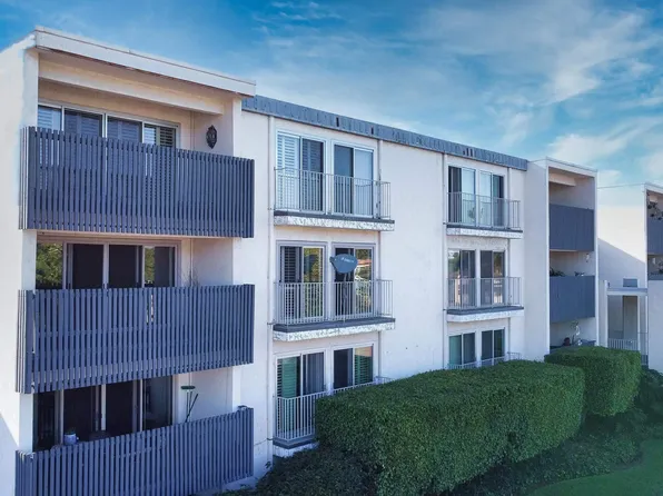 4900 Rosehedge Dr APT 305, La Mesa, CA 91942