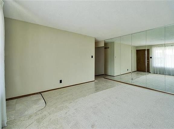 5th image of 729 Don Ron Dr