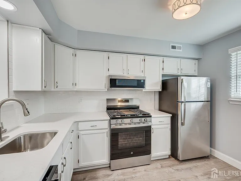 822 Darlington Dr — Photo 6