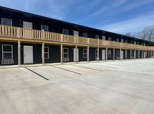 Flats 24, LLC - The Flats - 101-206, Marshfield, MO 65706