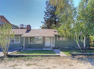241 NE Oak Dale Dr, Grants Pass, OR 97526