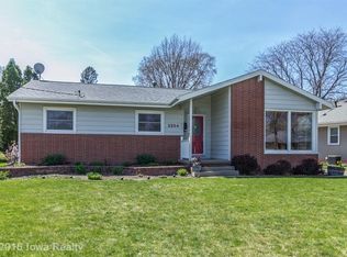 2204 Meadow Ln, West Des Moines, IA 50265