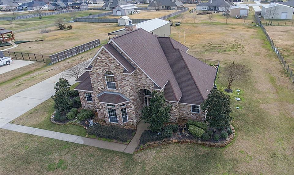 1st image of 4910 Majestic Dr
