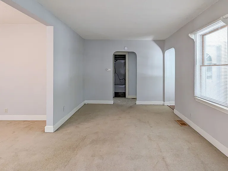 1408 N Lorraine Ave — Photo 9