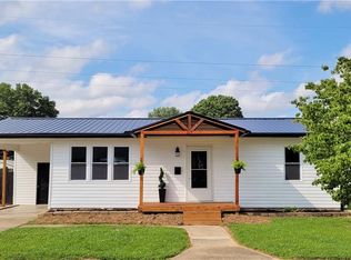 615 20th St, Vienna, WV 26105