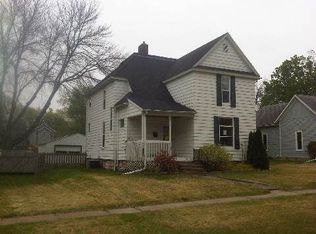 957 14th St, Marion, IA 52302