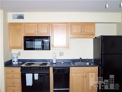 5th image of 711 S Lumina Avenue #110