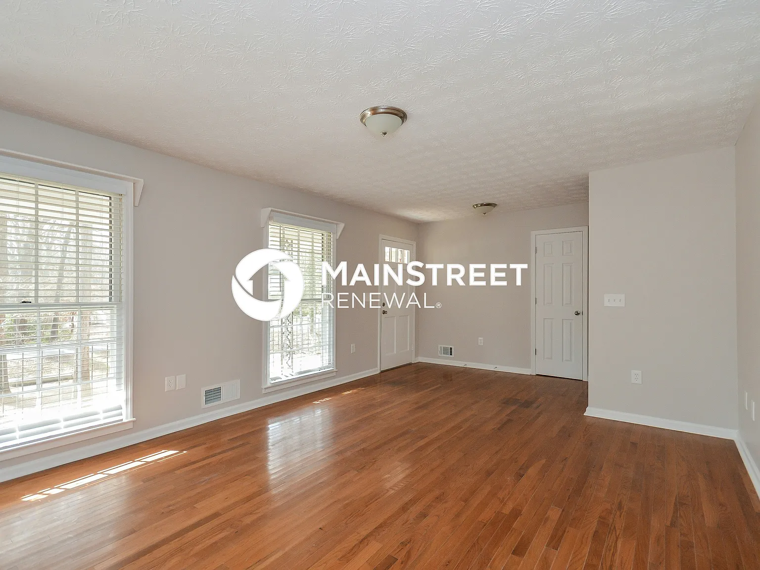 1645 Holmes Dr SW — Photo 2