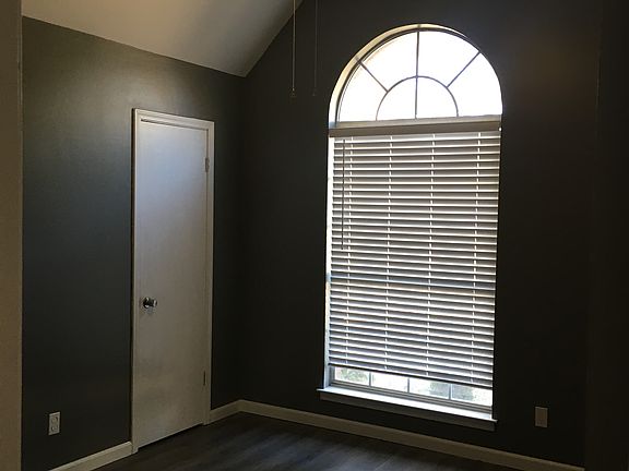 4th image of 473 E Brick Dr