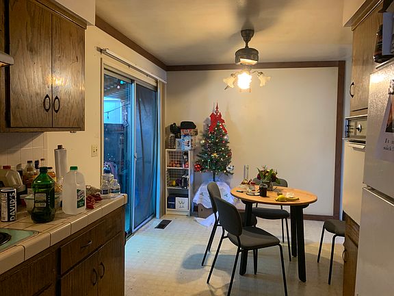 5th image of 885 Burbank Dr #1C