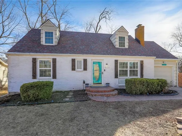 8025 W 93rd St, Overland Park, KS 66212