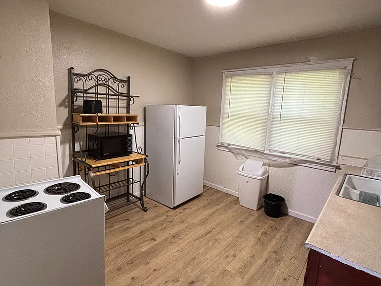 1130 Willow Ave #2 — Photo 8