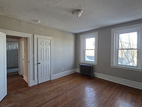3rd image of 511 Norton Pkwy #3A