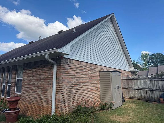 5th image of 109 Maple Wood St