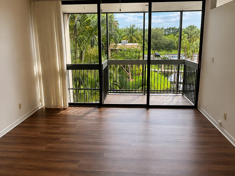 2921 SW 87th Ave #510 — Photo 9