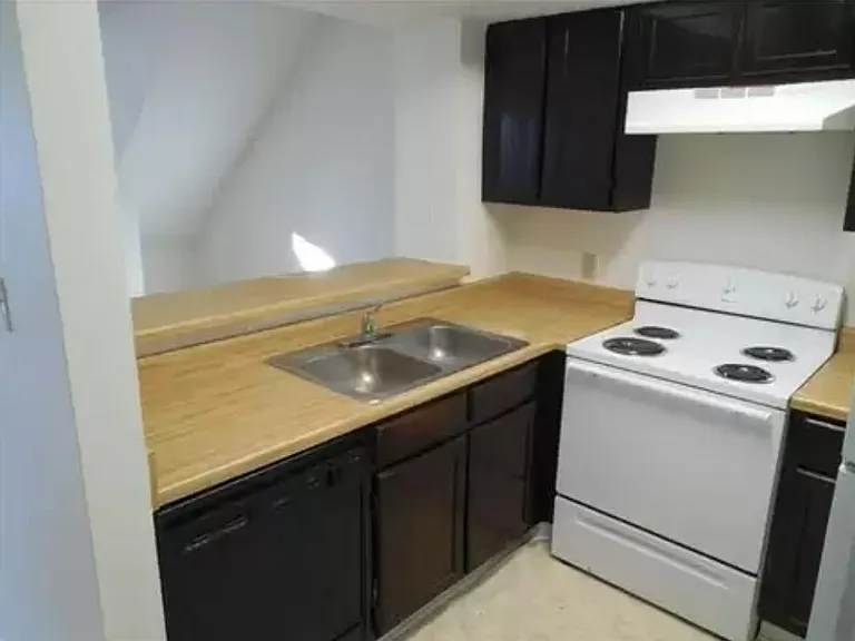 9829 Walnut St #O201 — Photo 2