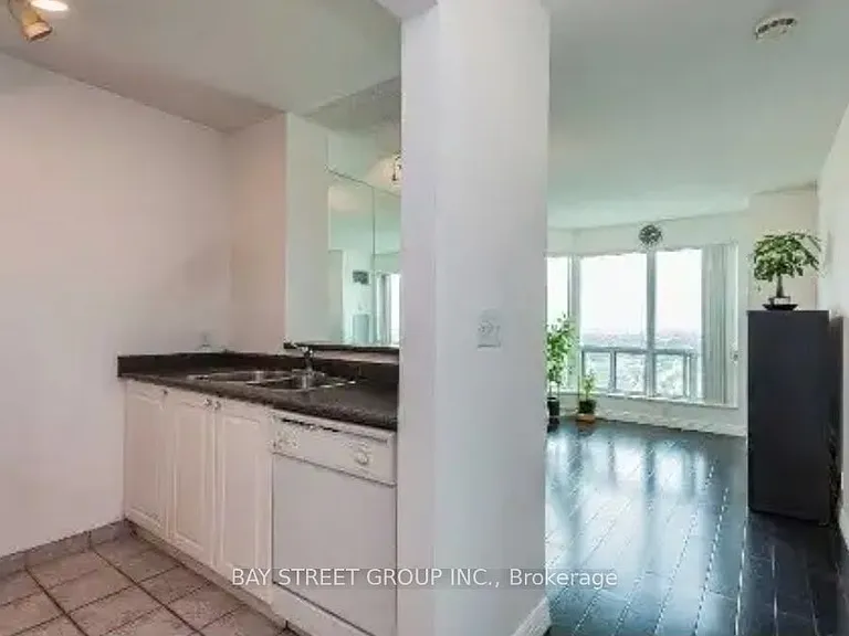 1 Lee Centre Dr #Penthouse 206 — Photo 6