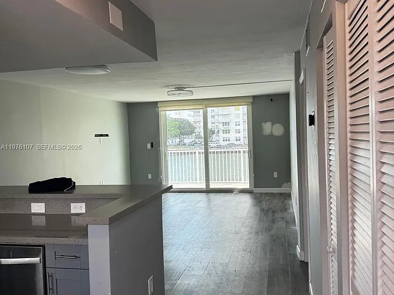 4000 NE 170th St #206 — Photo 6