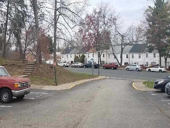 5th image of 2912 Wythe Ct