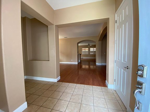 5th image of 10781 Pelican Ave