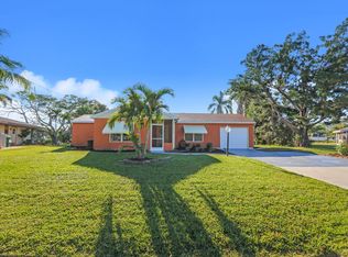 1286 SE Rickenbacker Ter, Pt Saint Lucie, FL 34953