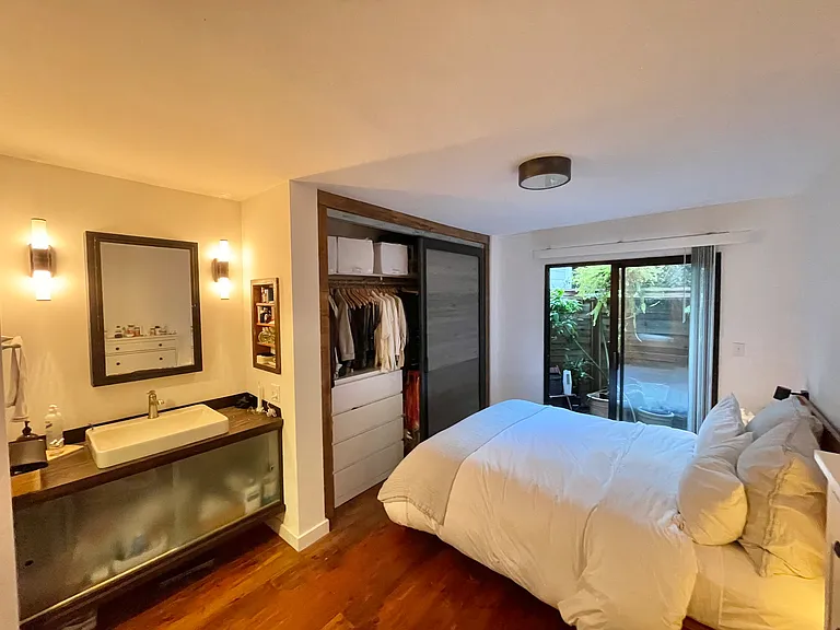 496 Duboce Ave — Photo 9