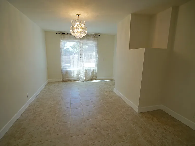 27727 Spandau Dr — Photo 7