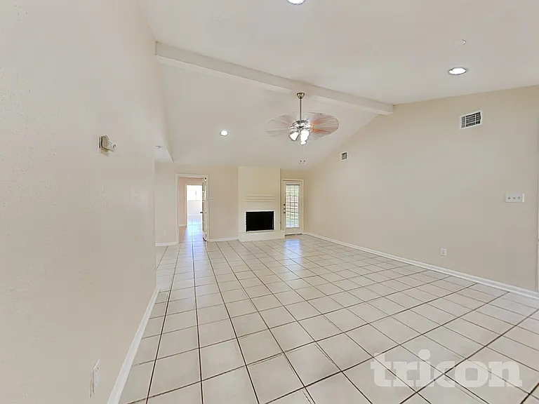 7902 Battlepine Dr — Photo 2