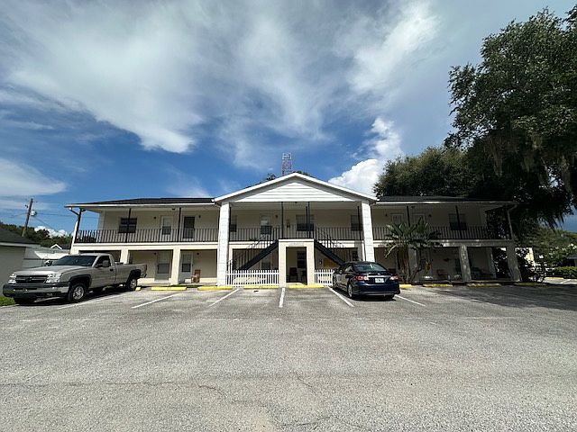 1st image of 14120-105 Regency Ln