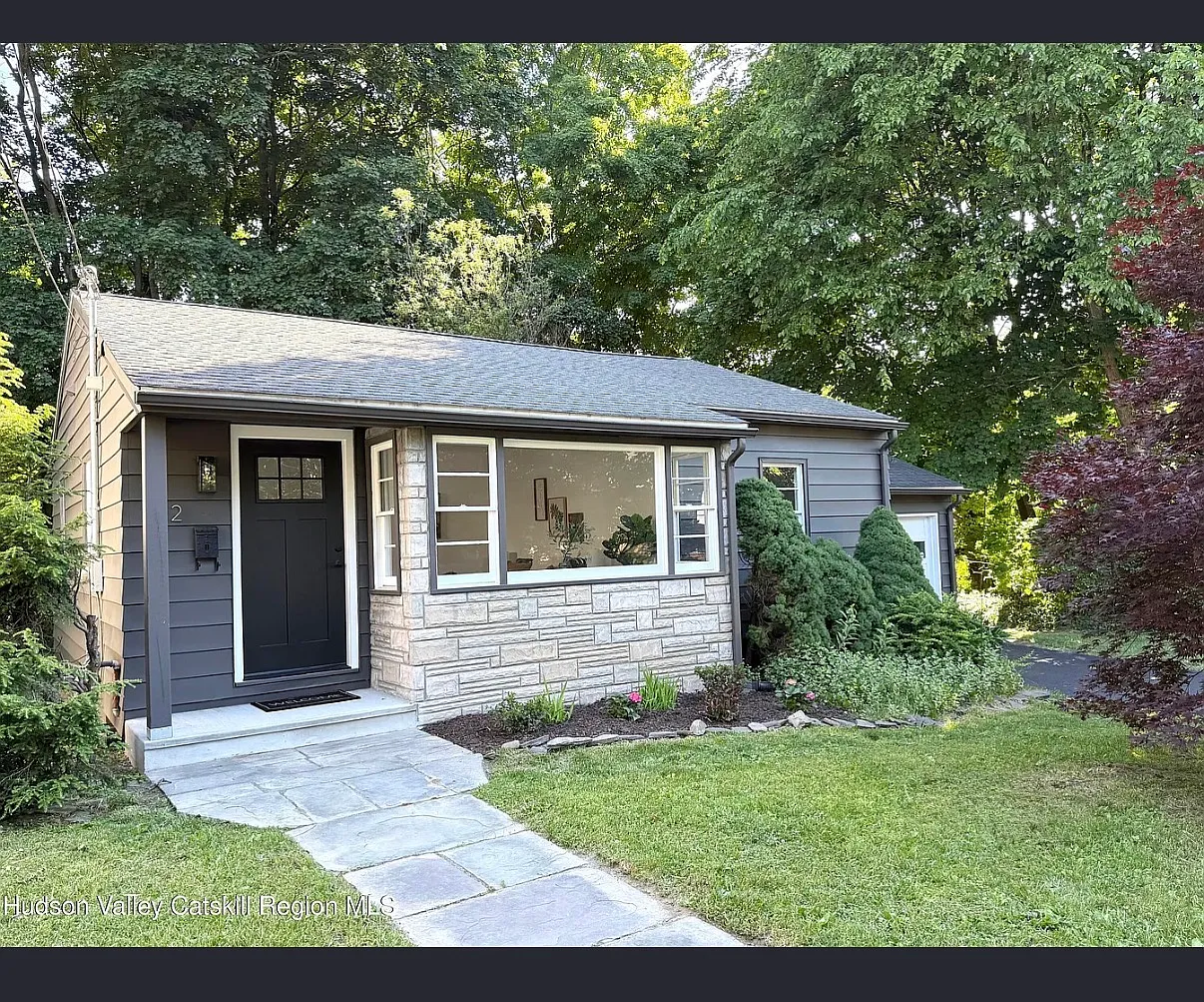 2 bed, 904 sqft, $2,750 — Photo 2