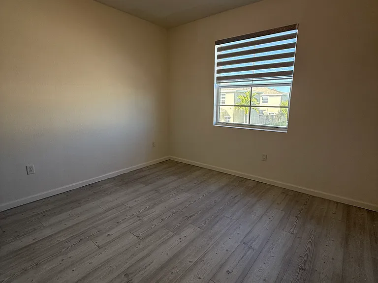 6789345 NE 4th Ln — Photo 7