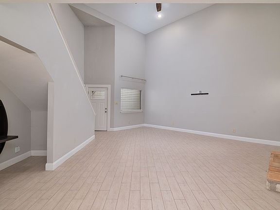 4th image of 8408 Echo Creek Ln