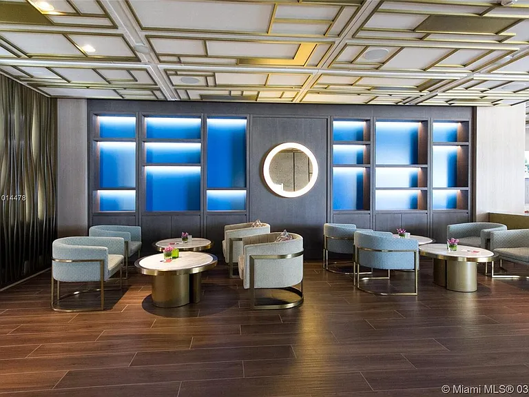 6801 Collins Ave #LPH14 — Photo 25