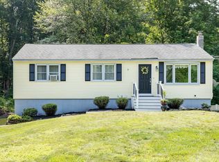 36 Berry Rd, Derry, NH 03038
