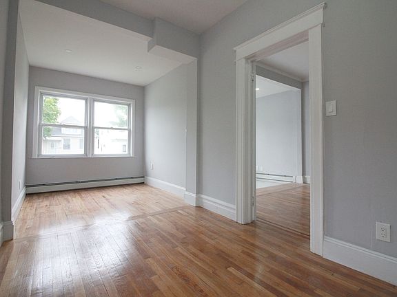 3rd image of 819 Logan Ave