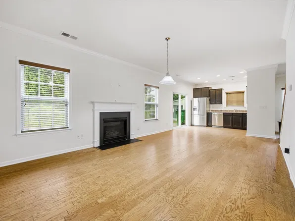 3323 Mortemer Ln, Charlotte, NC 28262