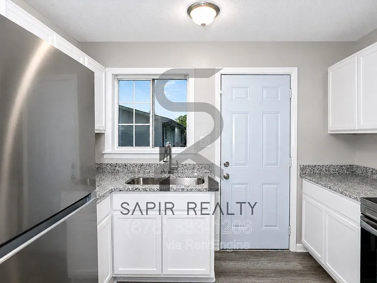 2065 Alison Ct SW #2 — Photo 8