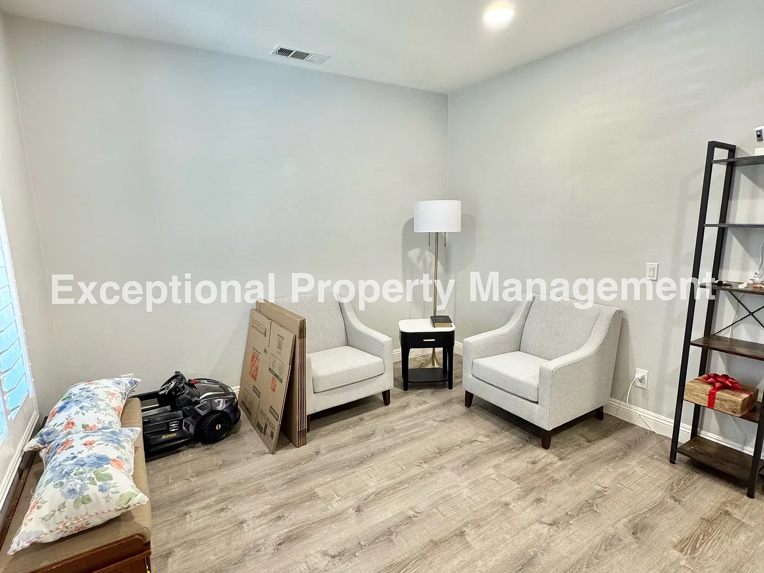 3 bed, 2.5 bath, 2306 sqft, $3,800 — Photo 2