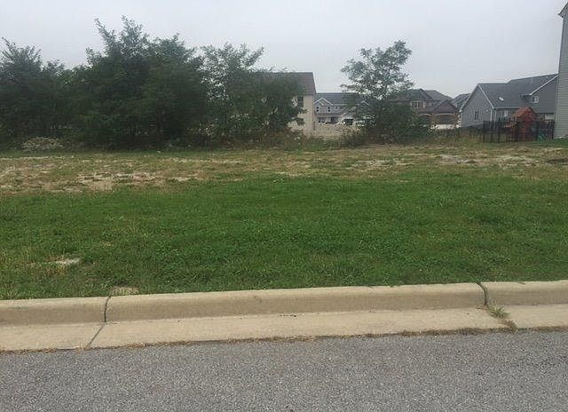 2nd image of 1150 Hyde Park