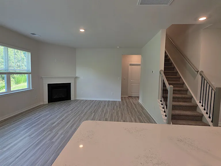 1628 Secrest Commons Dr — Photo 24