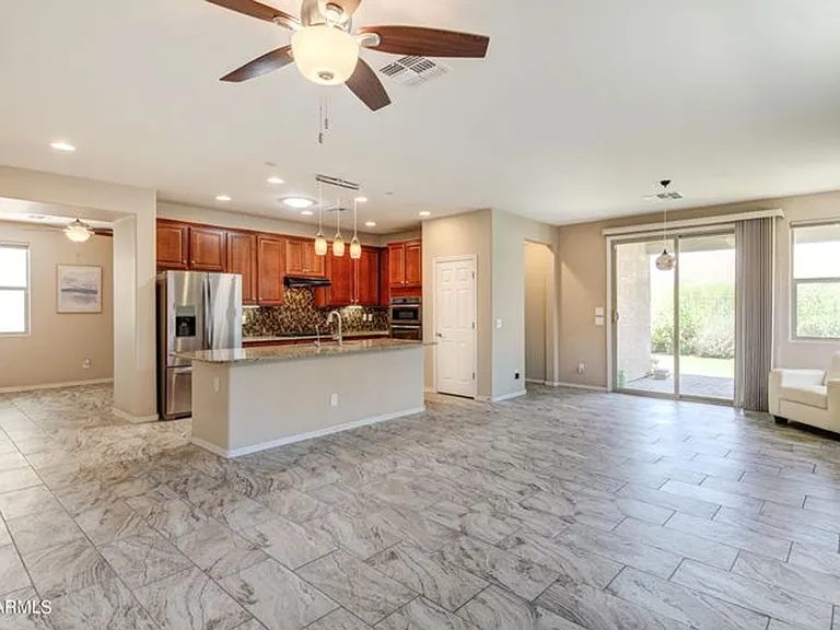 40876 W Tamara Ln — Photo 11