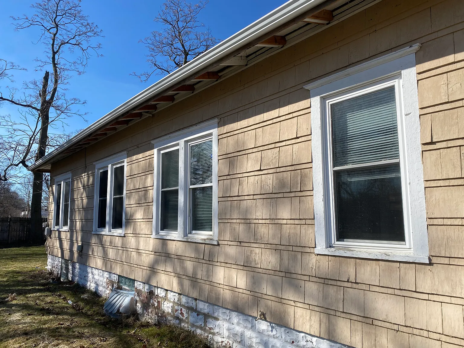3 bed, 1196 sqft, $1,250 — Photo 1